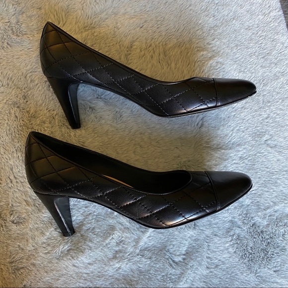 Chanel Quilted Heels - Picture 5 of 8